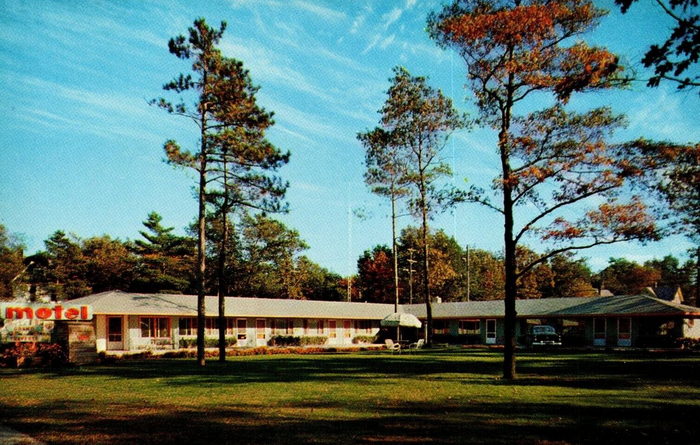 Grand Traverse Motel - Old Post Card